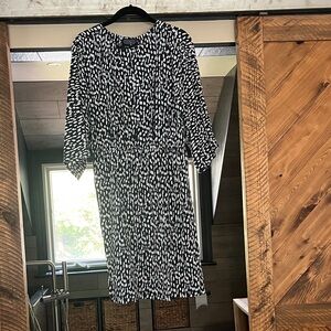 Duffield Lane Patterned Elbow Sleeve Dress